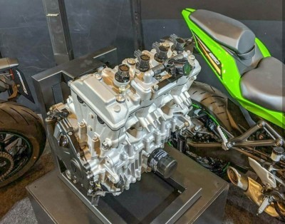 ZX250R-moteur2.jpg